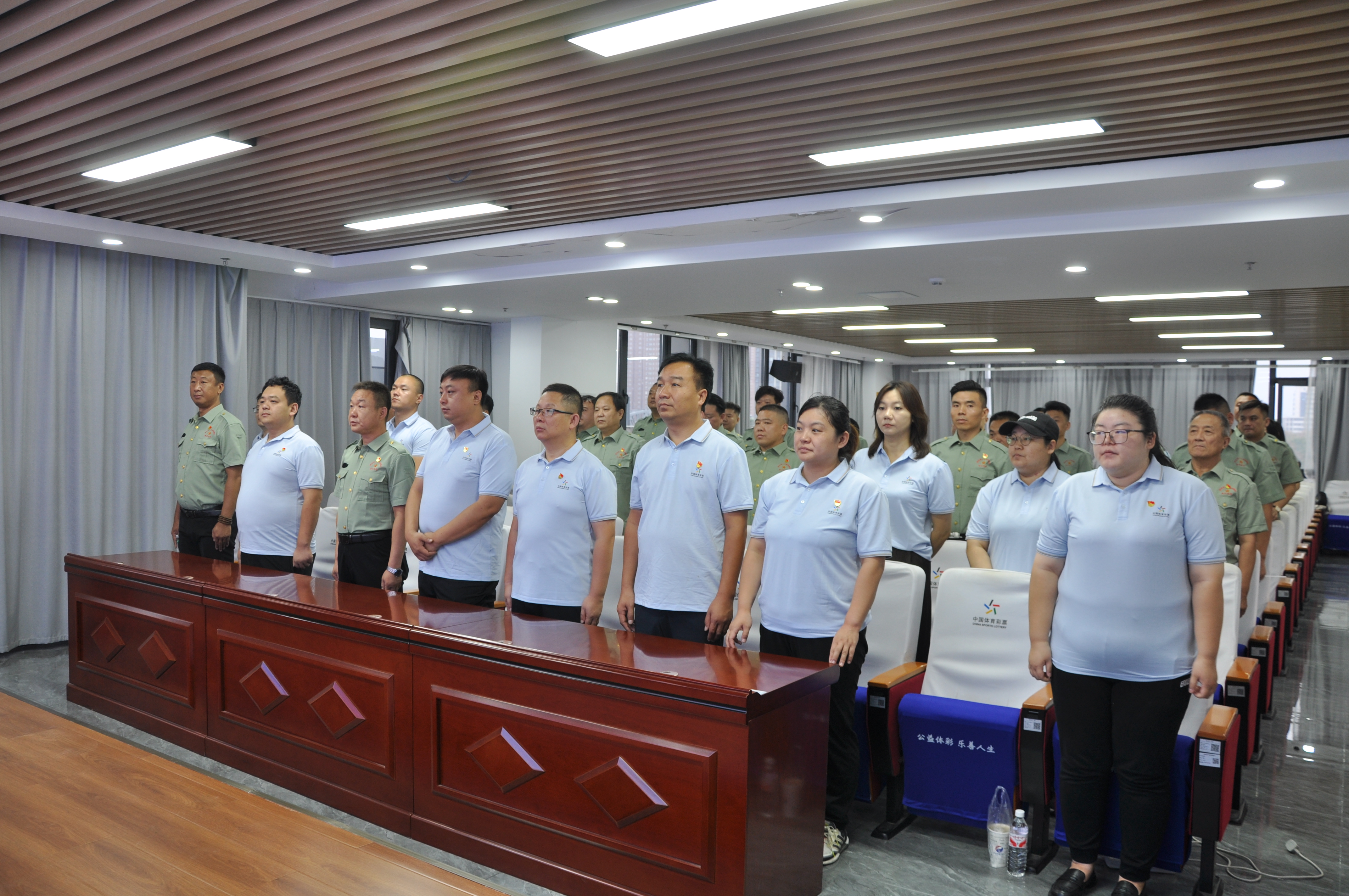 焦作体彩邀请退役军人代销者共观阅兵盛典5
